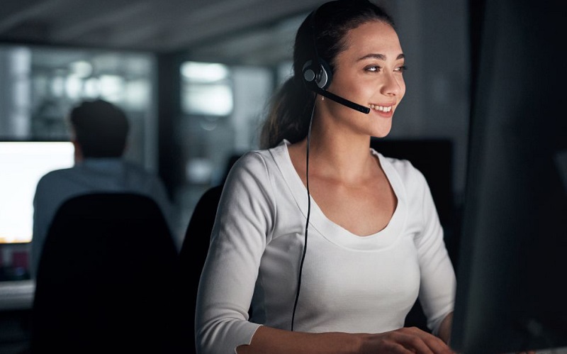 Liên Hệ OK9: Hỗ Trợ 24/7 Nhanh Chóng & Chuyên Nghiệp 1 Chăm sóc khách hàng OK9