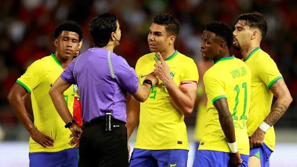 Casemiro gây thất vọng, CĐV Brazil chỉ trích trên OK9 2 Casemiro gây thất vọng, CĐV Brazil chỉ trích trên OK9